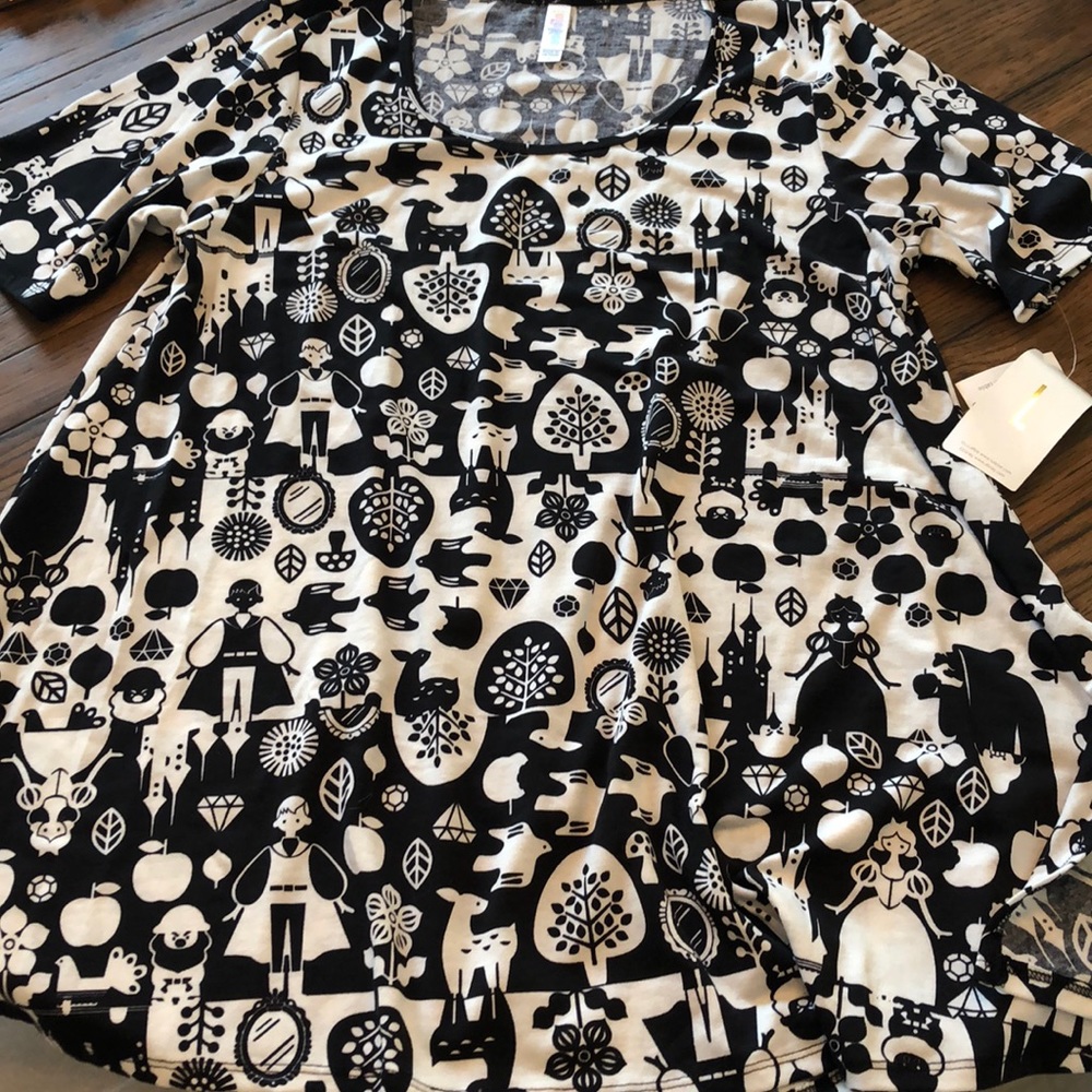 Disney LuLaRoe Snow White Perfect T
